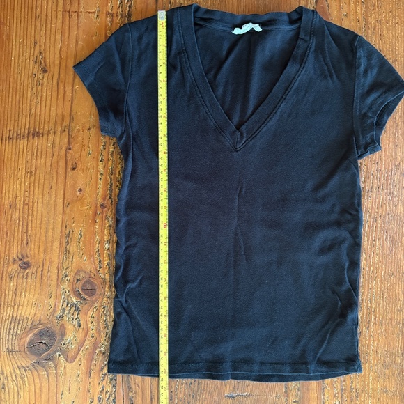 Splendid Faye Slim Fit Black V-Neck T-Shirt, Short Sleeve Size Small - Picture 7 of 8